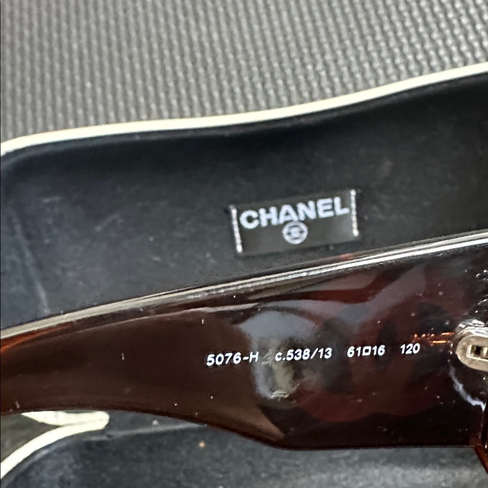 Authentic CHANEL 5076-H Mother of Pearl CC Sunglasses - Picture 3 of 8